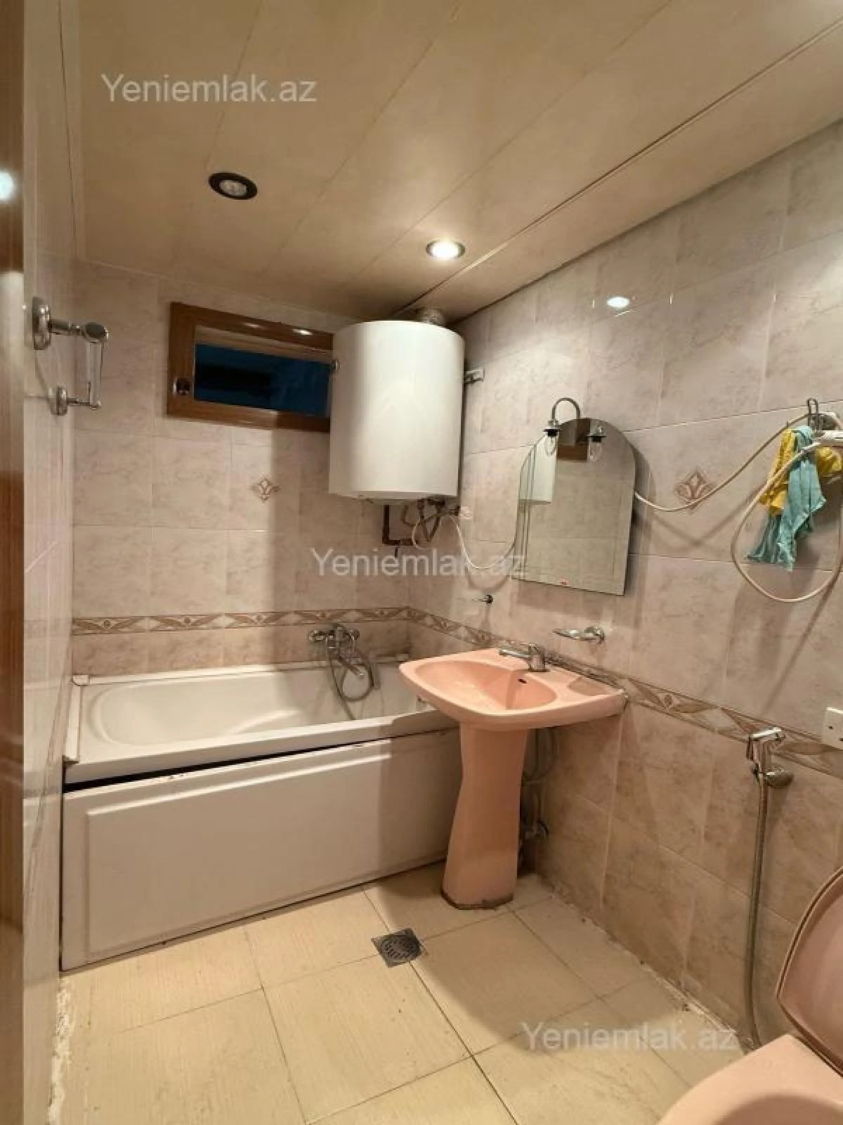 Satılır 3 otaqlı köhnə tikili 76 m²