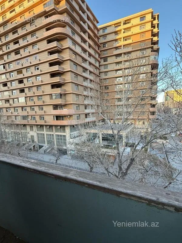 Satılır 3 otaqlı köhnə tikili 76 m²