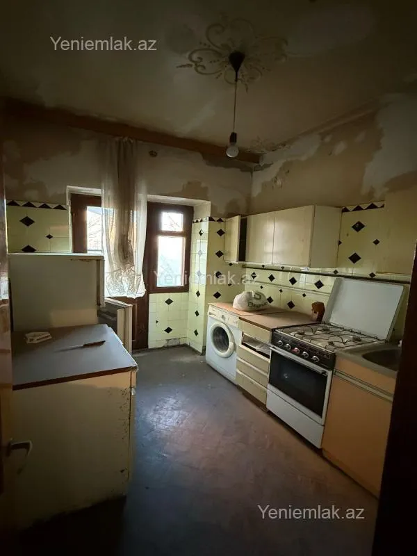 Satılır 3 otaqlı köhnə tikili 76 m²