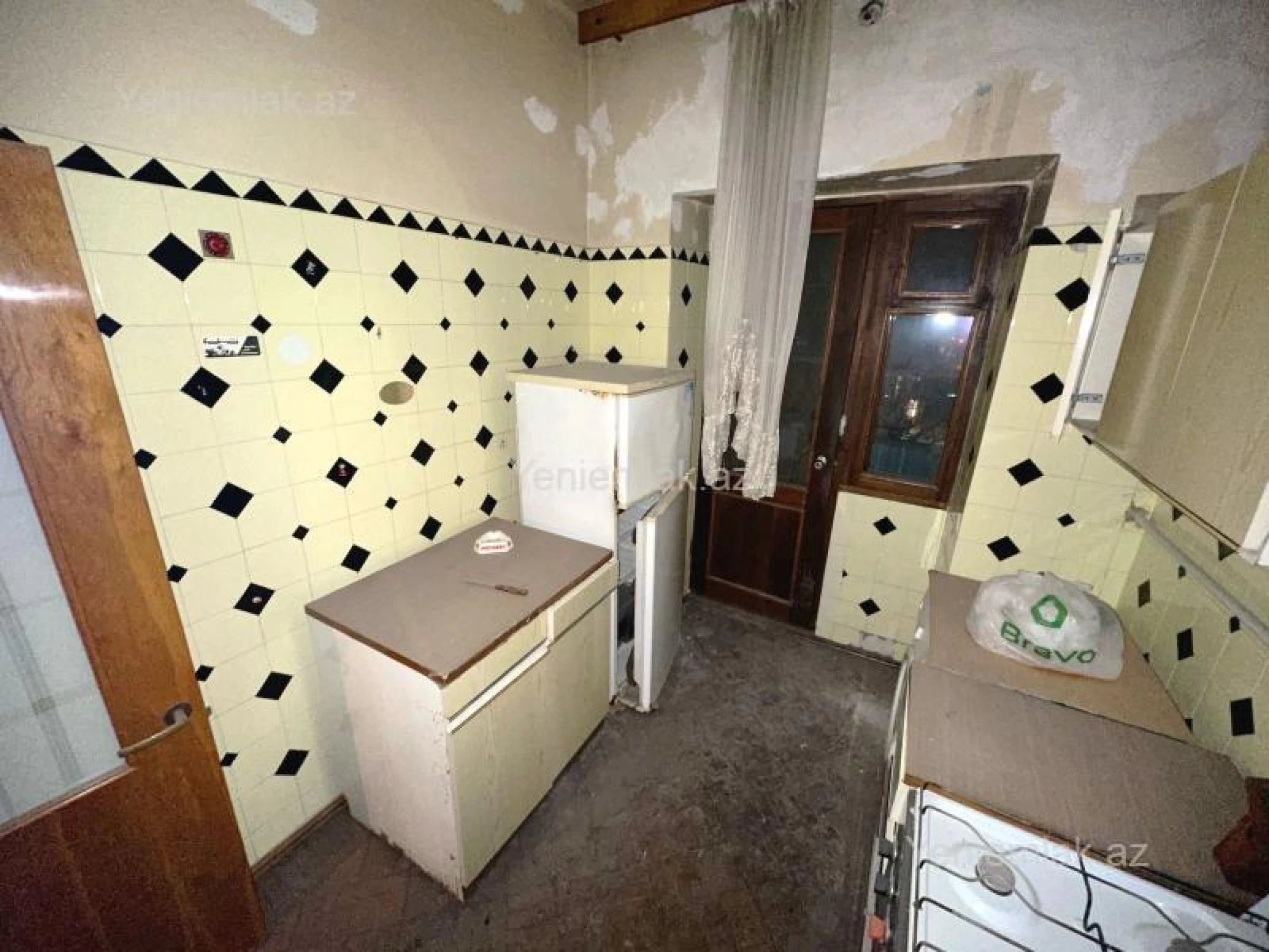 Satılır 3 otaqlı köhnə tikili 76 m²