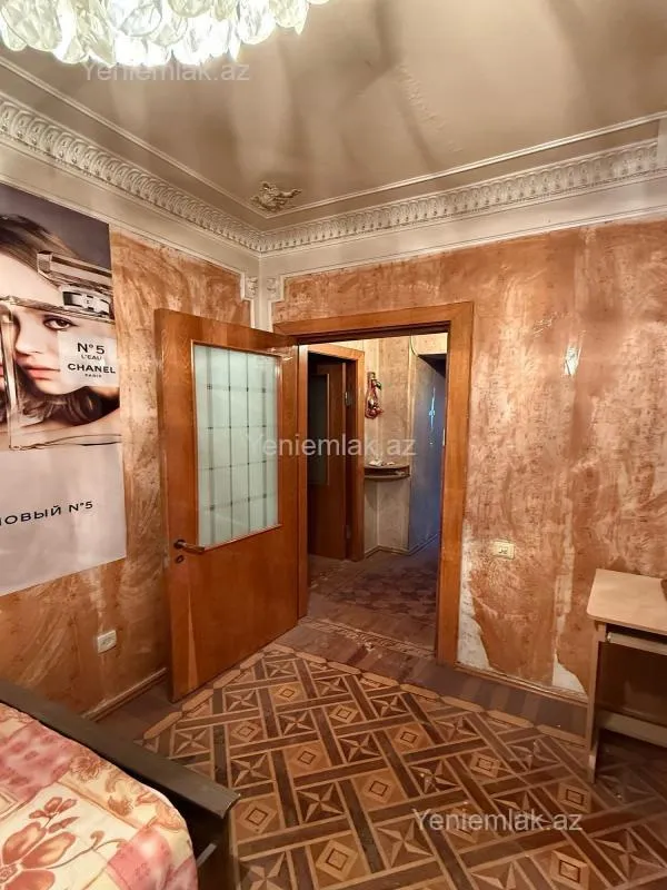 Satılır 3 otaqlı köhnə tikili 76 m²