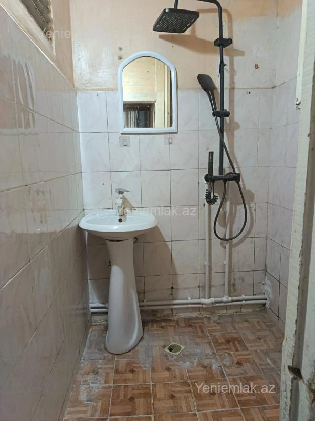 Satılır 2 otaqlı köhnə tikili 48 m²