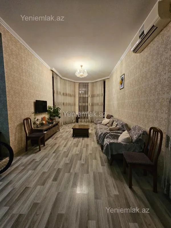 Satılır 5 otaqlı həyət evi 250 m²