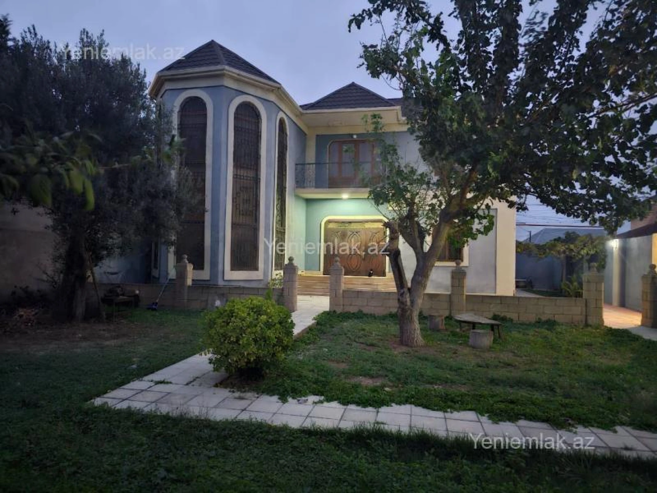 Satılır 5 otaqlı həyət evi 250 m²