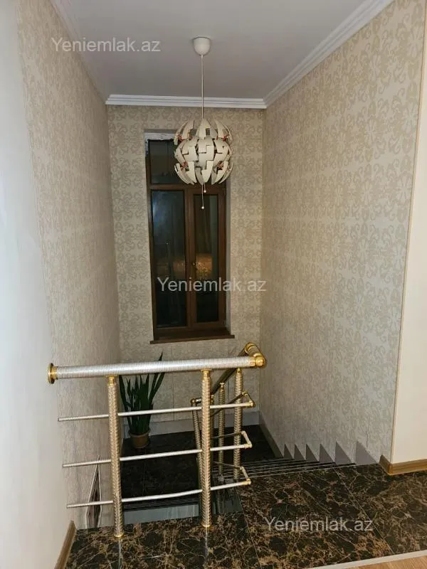 Satılır 5 otaqlı həyət evi 250 m²