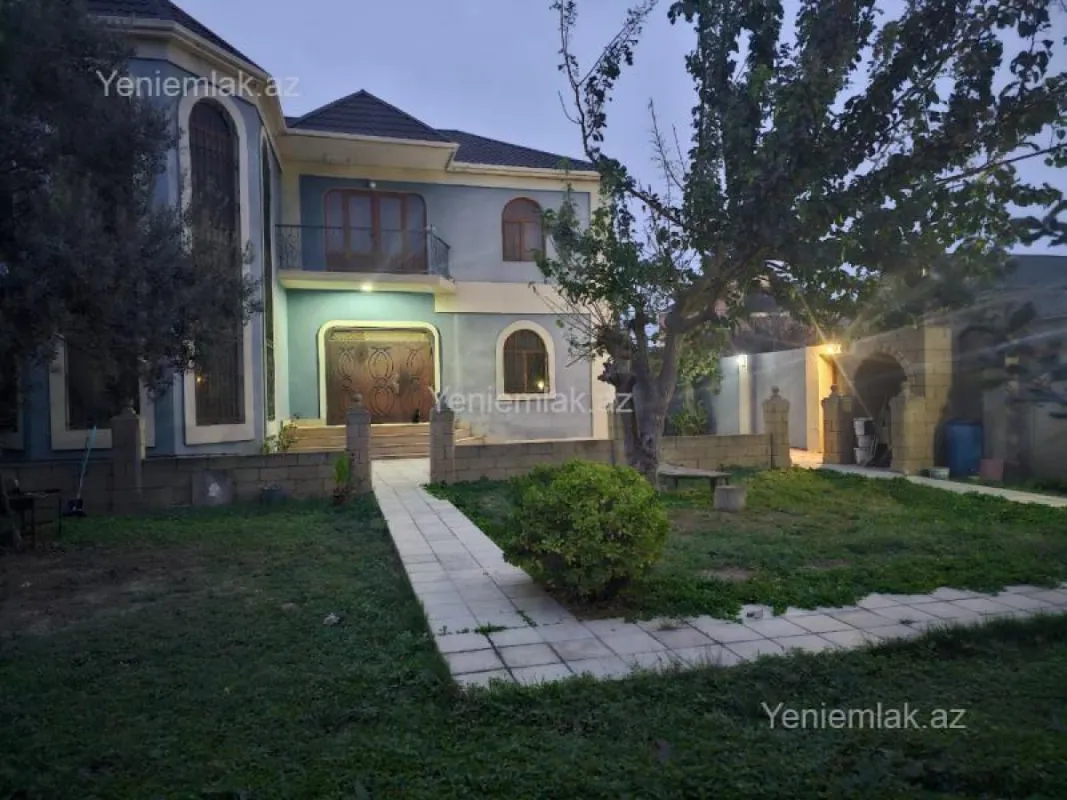 Satılır 5 otaqlı həyət evi 250 m²