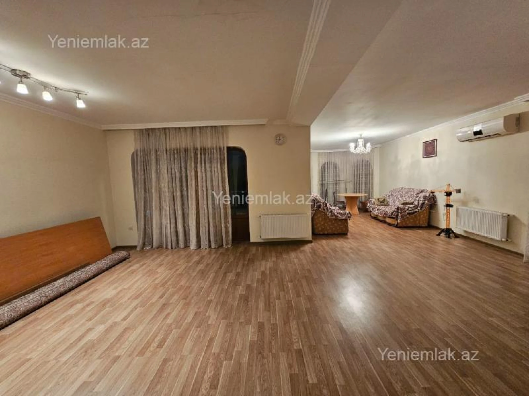 Satılır 5 otaqlı həyət evi 250 m²