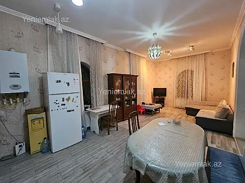 Satılır 5 otaqlı həyət evi 250 m²