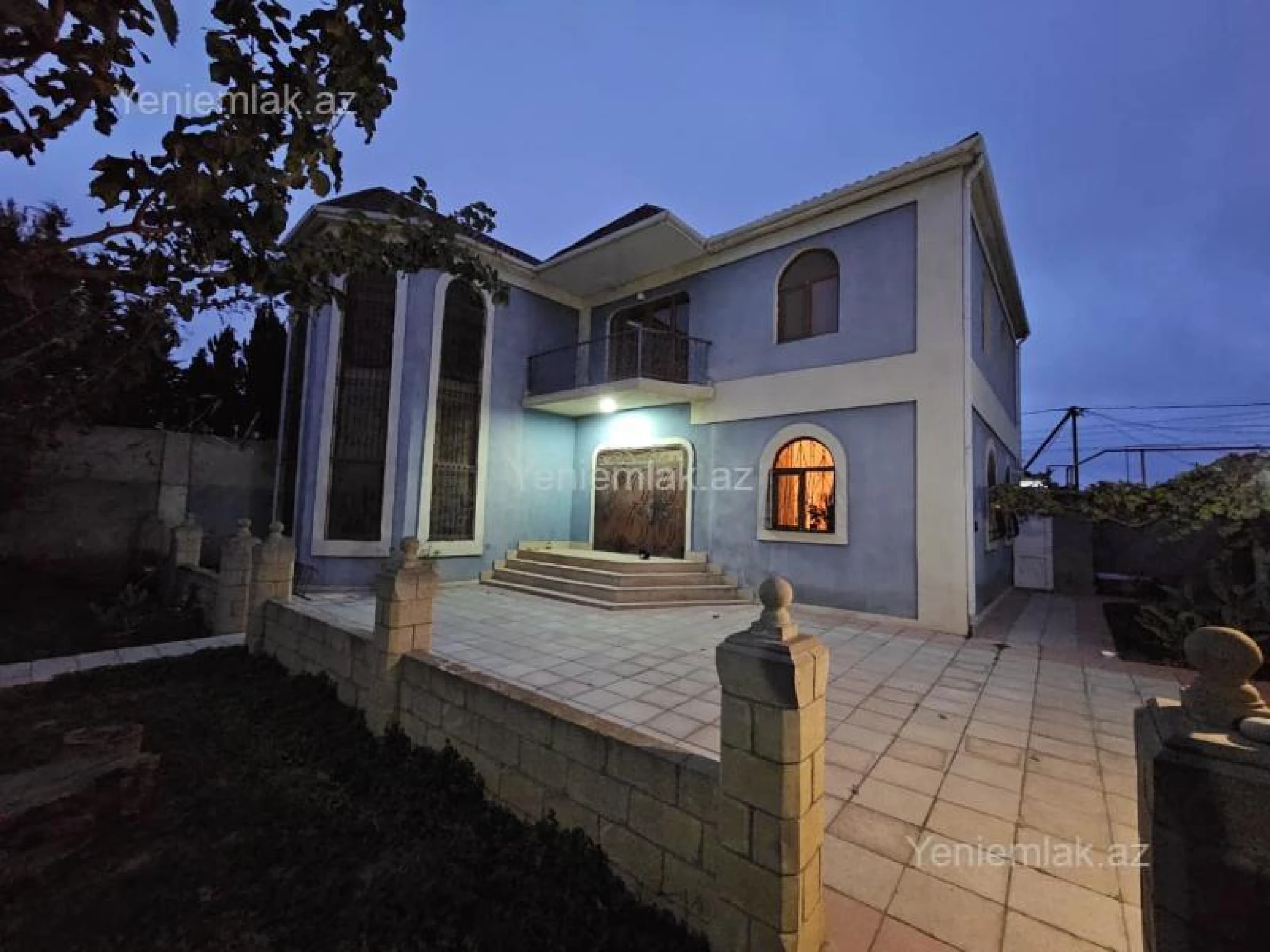 Satılır 5 otaqlı həyət evi 250 m²