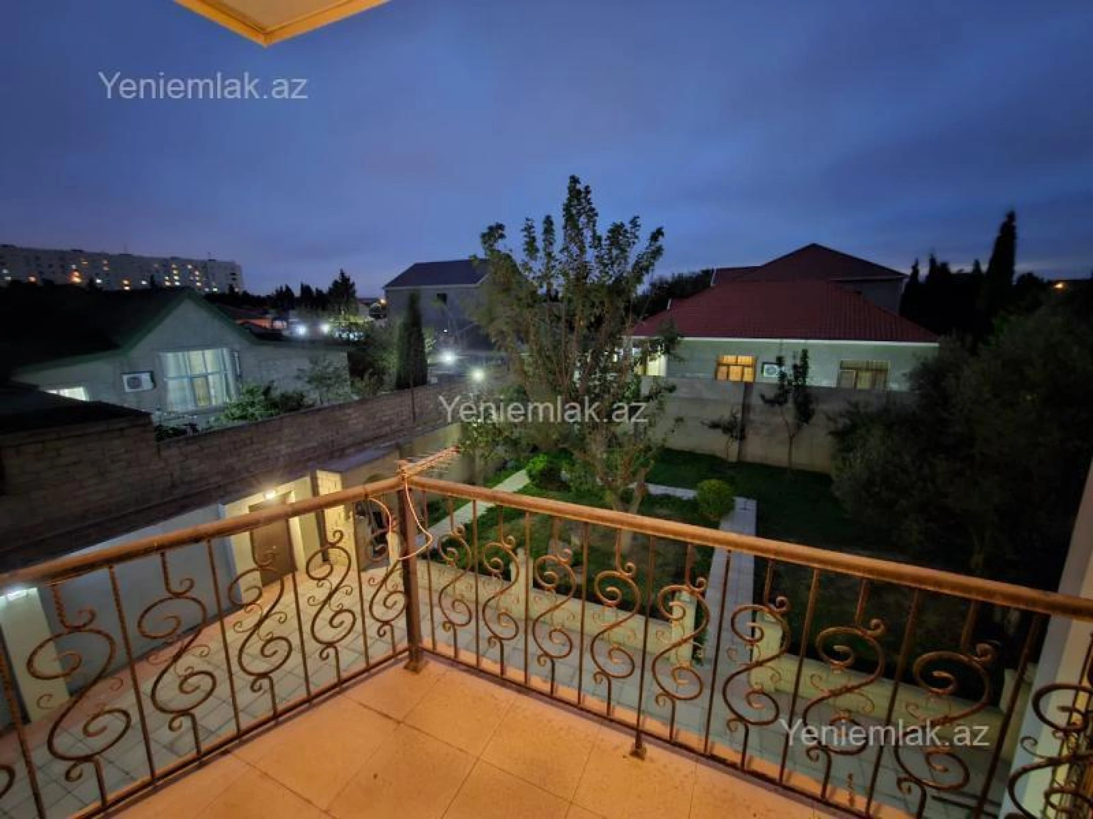 Satılır 5 otaqlı həyət evi 250 m²