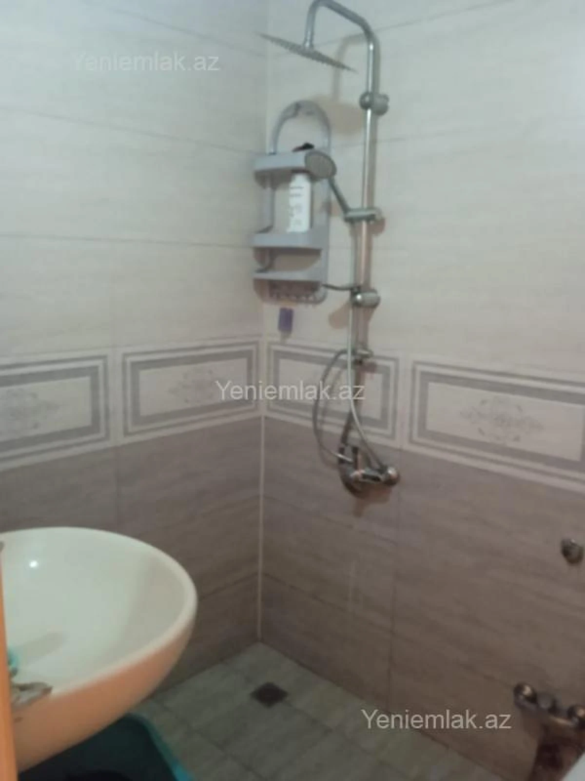 Satılır 2 otaqlı köhnə tikili 60 m²