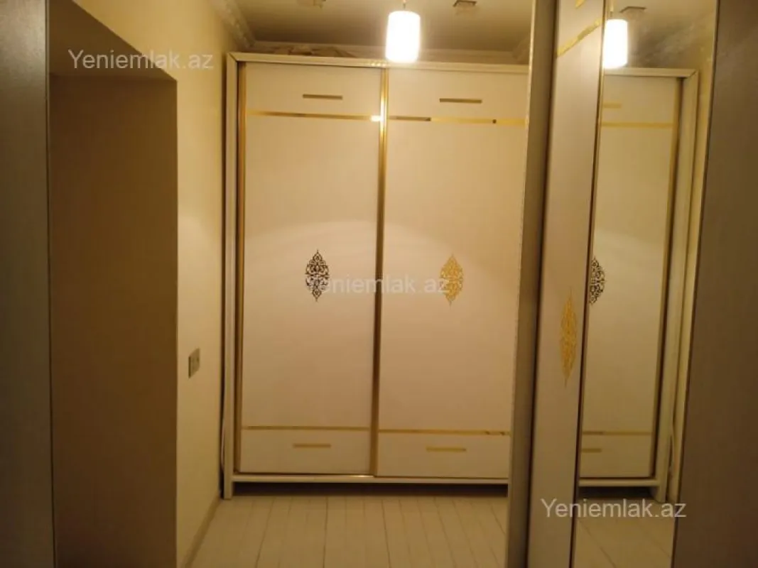 Satılır 2 otaqlı köhnə tikili 60 m²