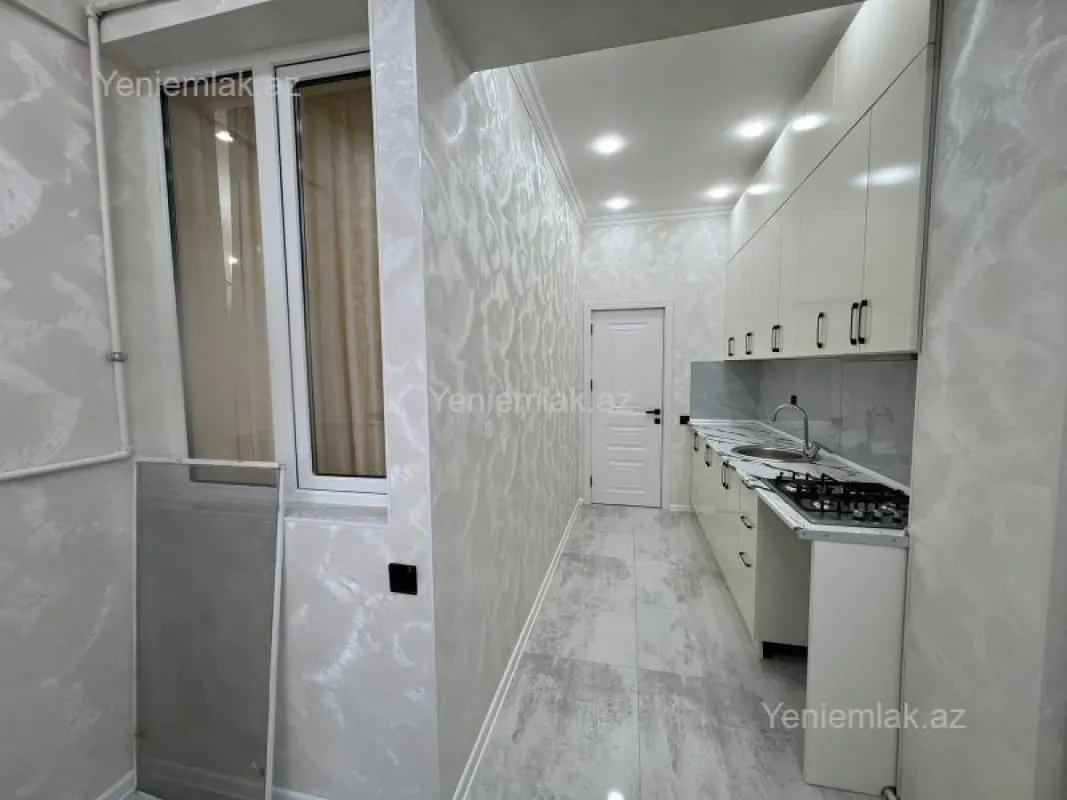 Satılır 3 otaqlı yeni tikili 80 m²