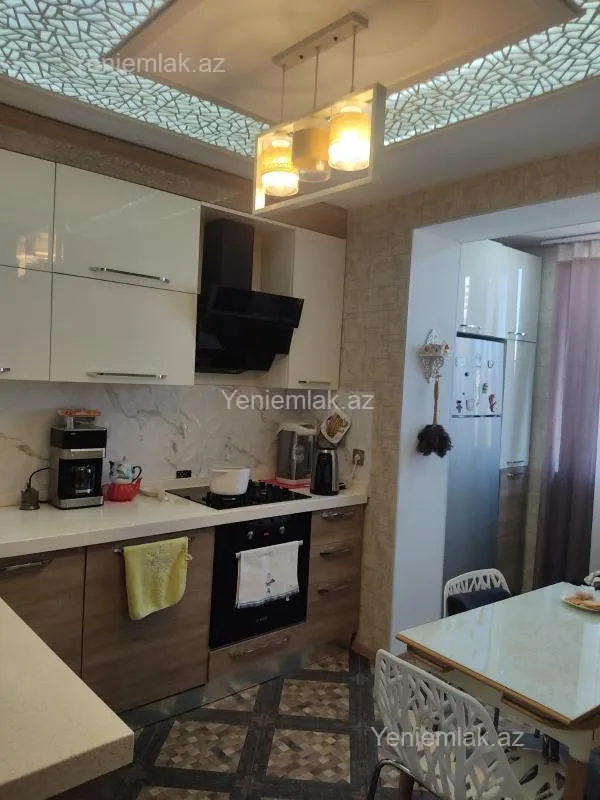 Satılır 3 otaqlı köhnə tikili 75 m²
