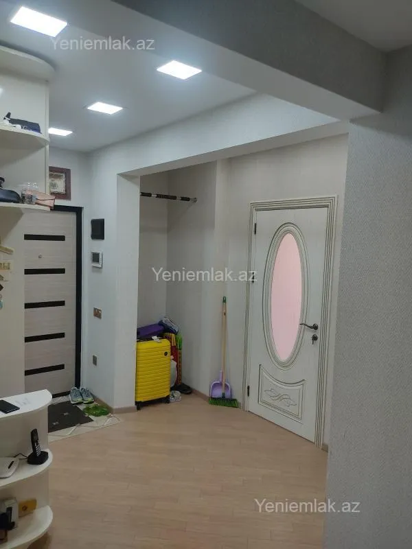 Satılır 3 otaqlı köhnə tikili 75 m²