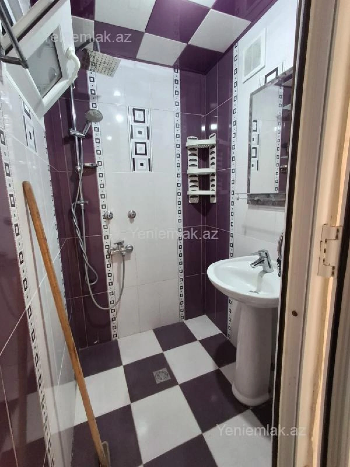 Satılır 2 otaqlı köhnə tikili 60 m²