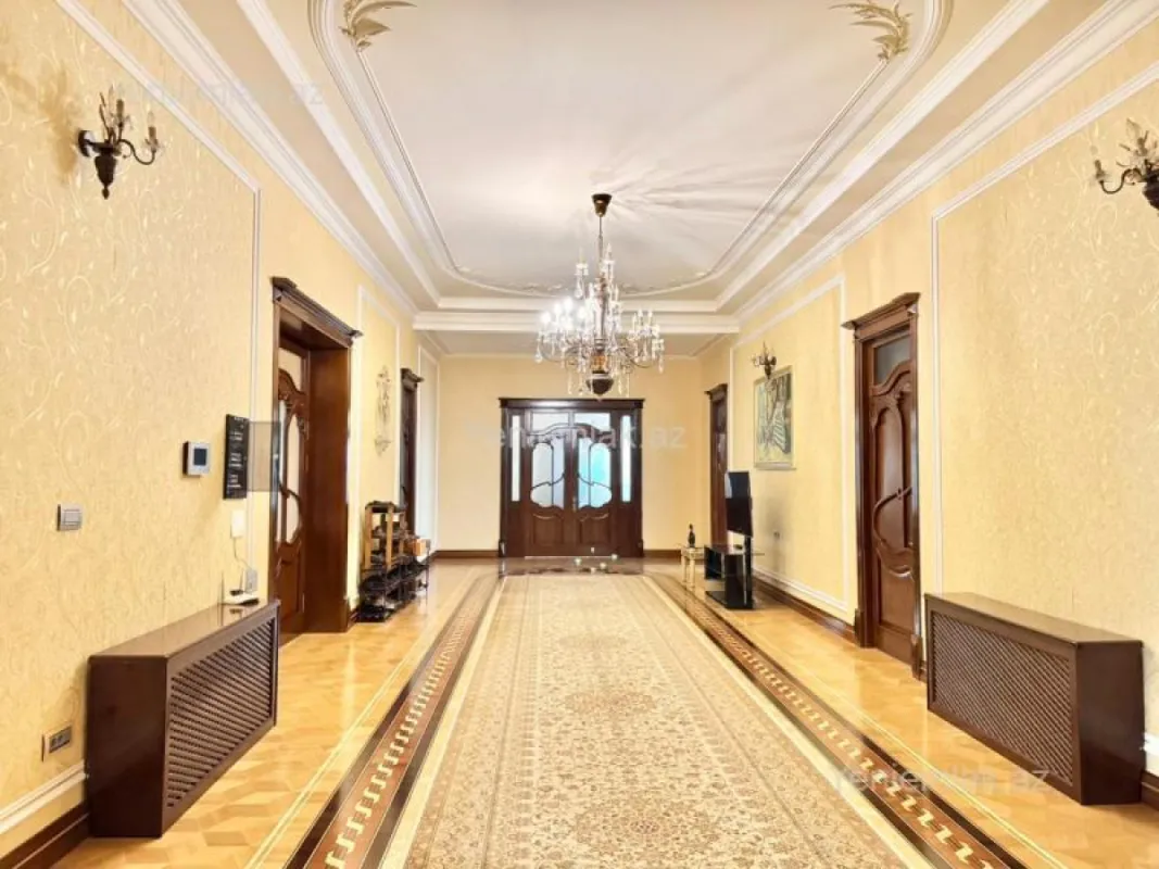 Satılır 16 otaqlı həyət evi 6000 m²