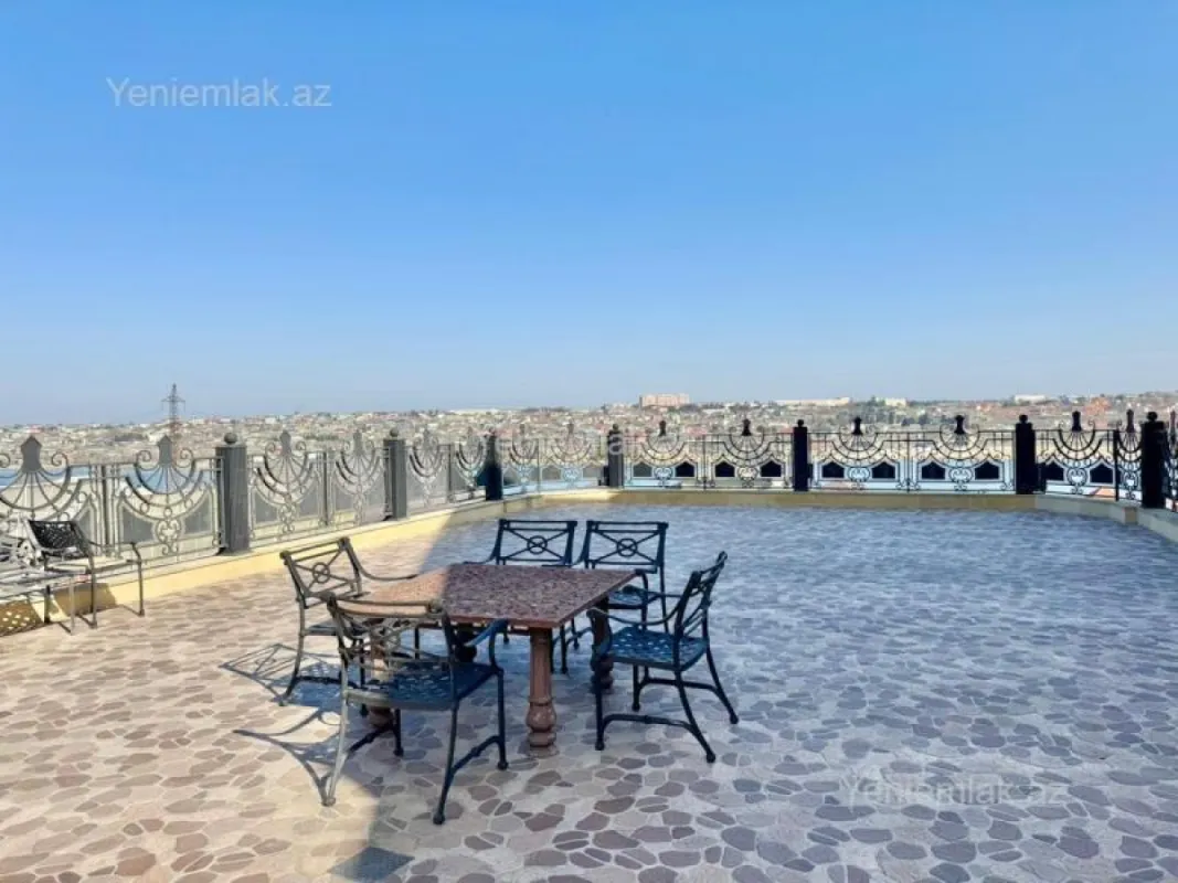 Satılır 16 otaqlı həyət evi 6000 m²