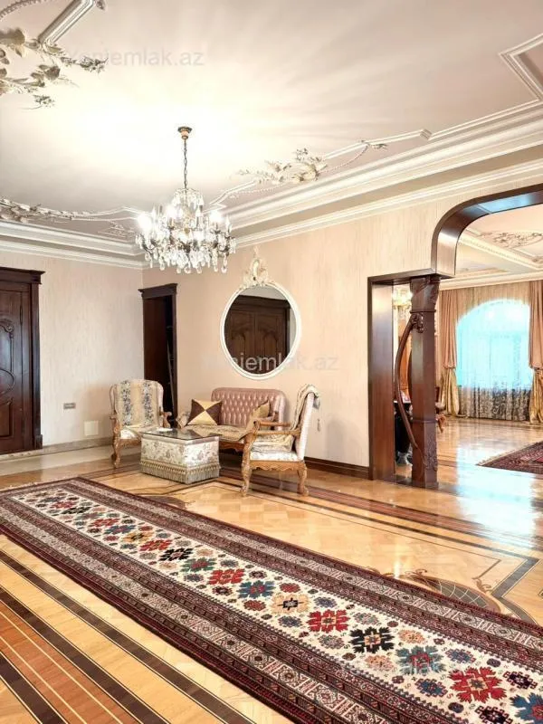 Satılır 16 otaqlı həyət evi 6000 m²
