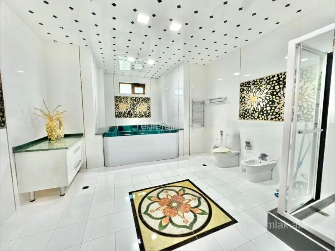 Satılır 16 otaqlı həyət evi 6000 m²