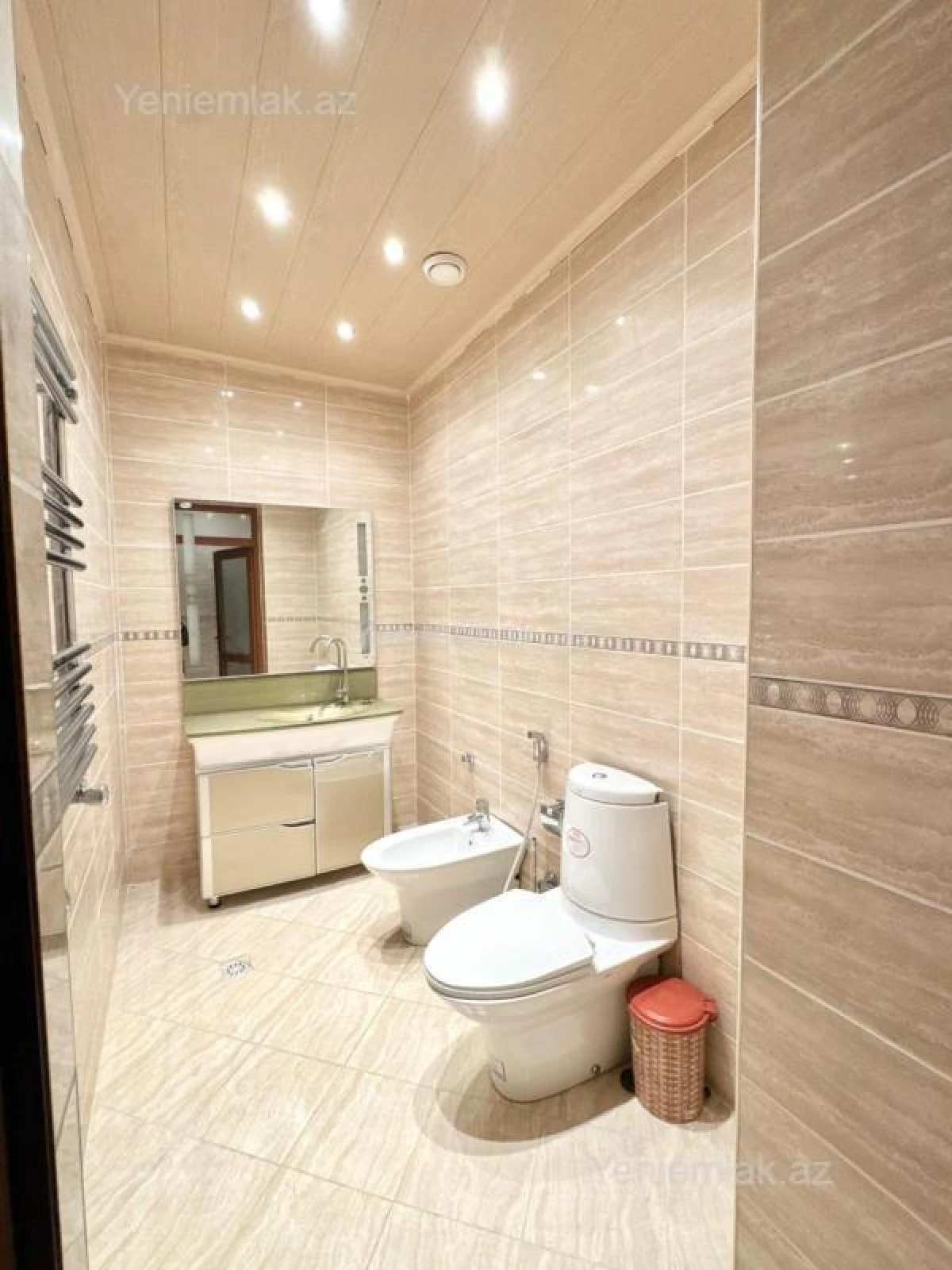 Satılır 16 otaqlı həyət evi 6000 m²