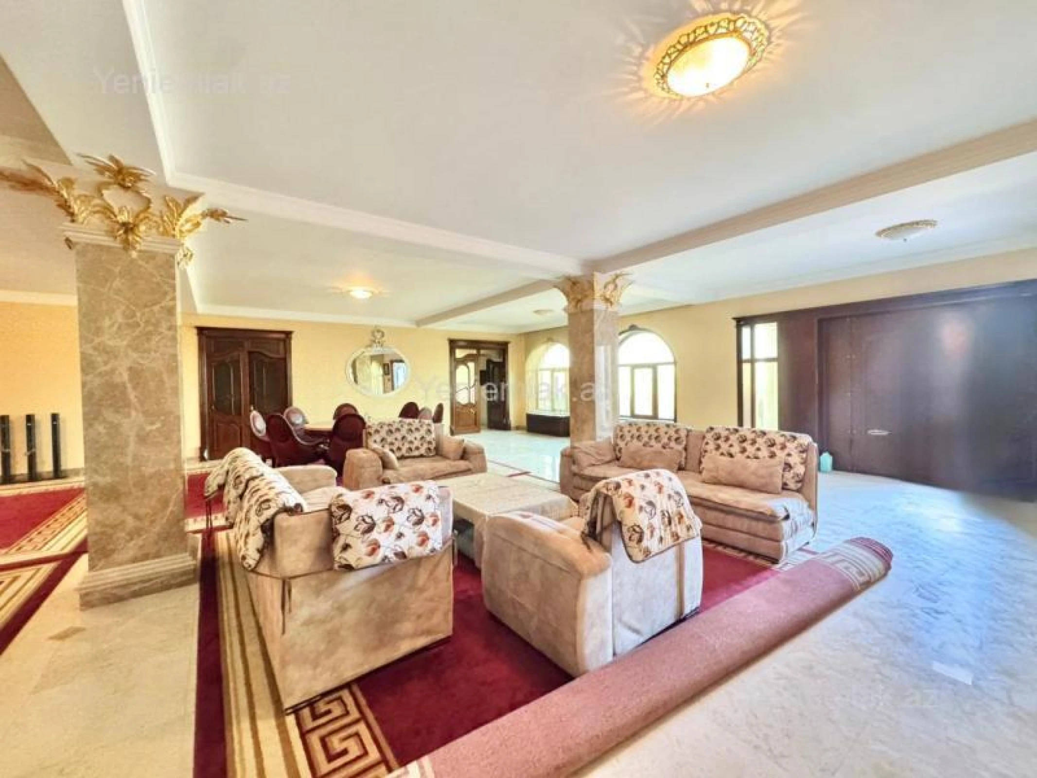 Satılır 16 otaqlı həyət evi 6000 m²