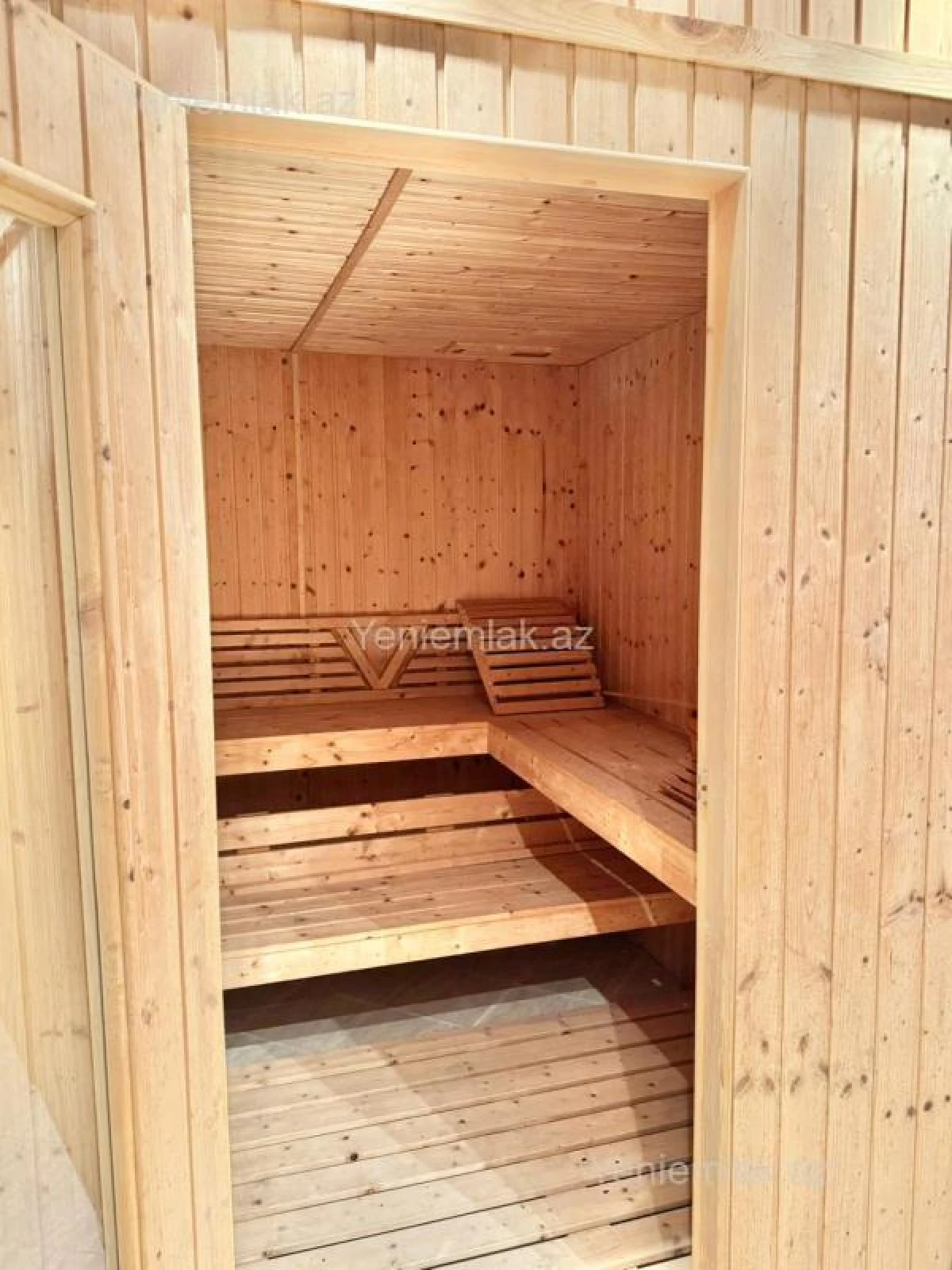 Satılır 16 otaqlı həyət evi 6000 m²