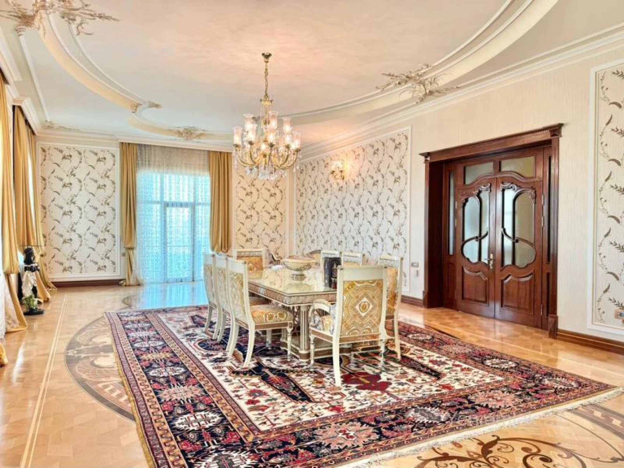 Satılır 16 otaqlı həyət evi 6000 m²