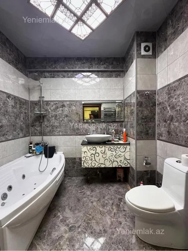 Satılır 4 otaqlı yeni tikili 120 m²