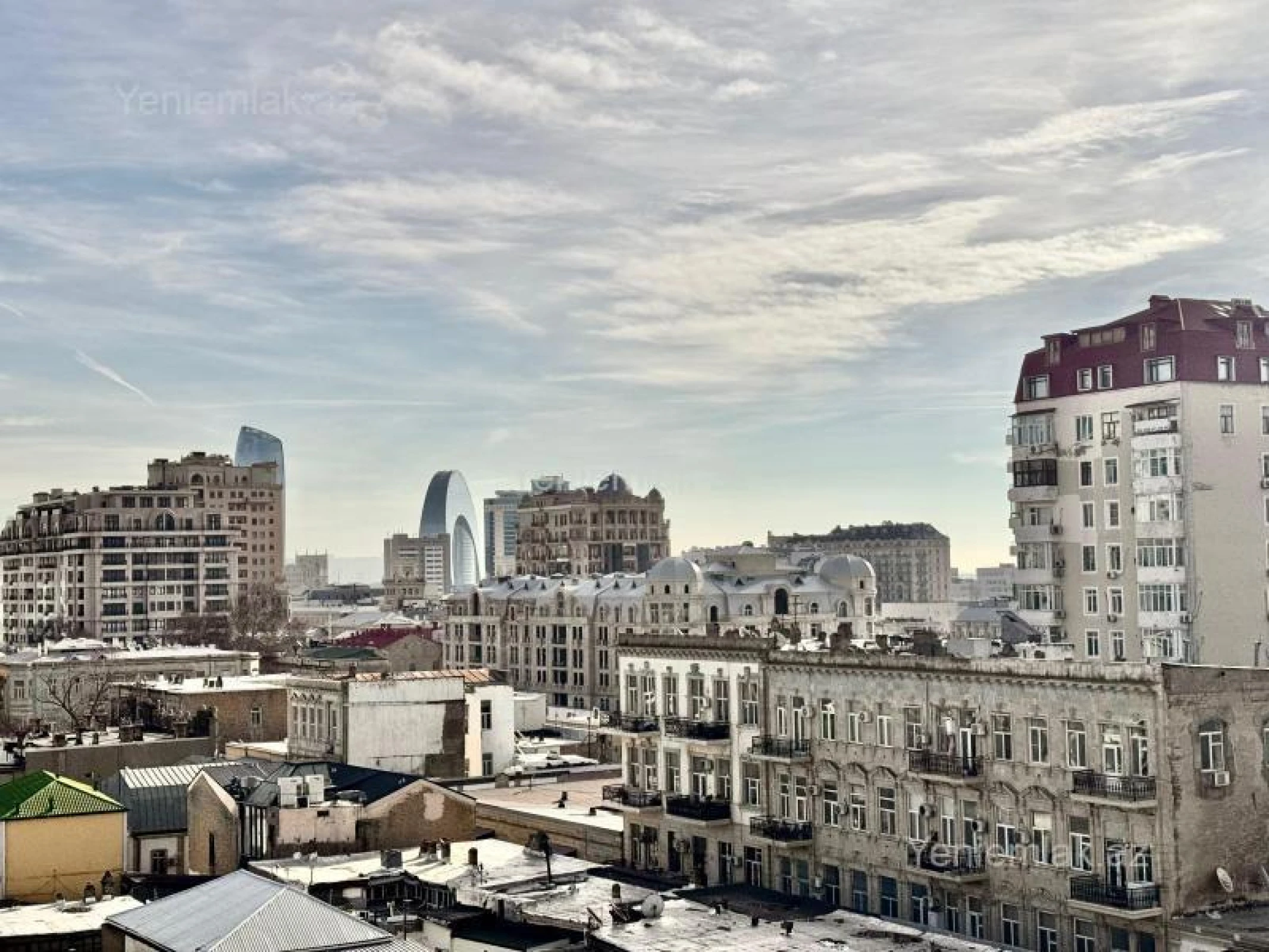 Satılır 16 otaqlı obyekt 2000 m²