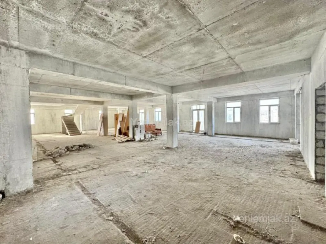 Satılır 16 otaqlı obyekt 2000 m²