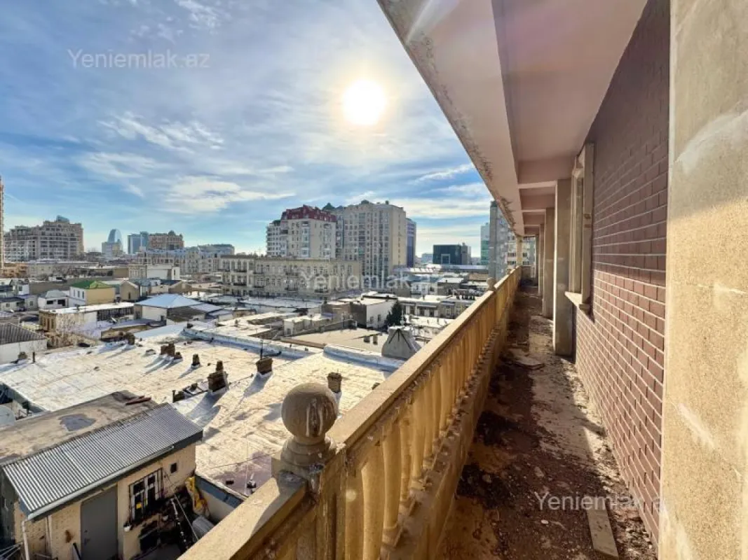 Satılır 16 otaqlı obyekt 2000 m²