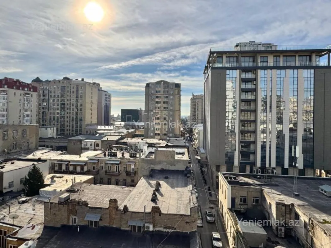 Satılır 16 otaqlı obyekt 2000 m²