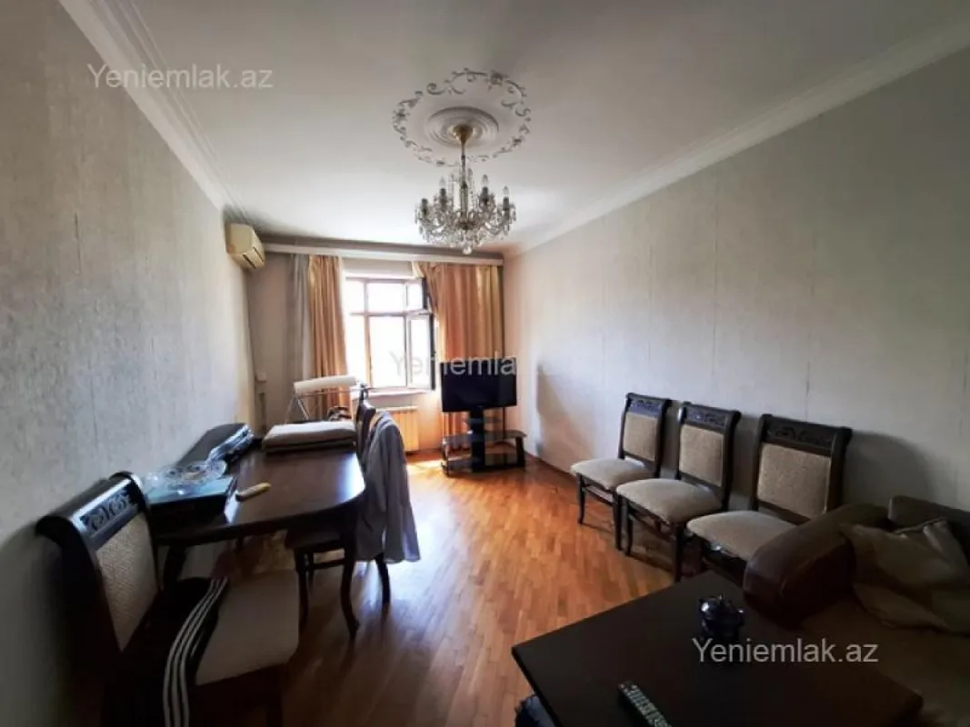Satılır 3 otaqlı köhnə tikili 75 m²