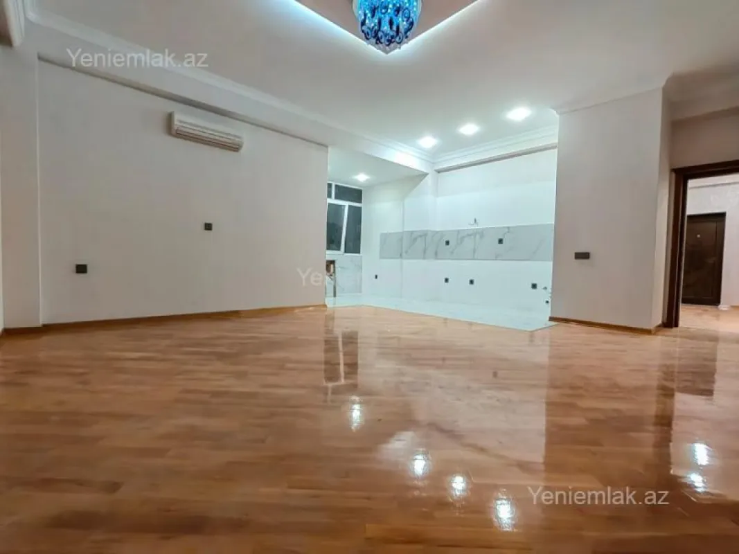 Satılır 3 otaqlı yeni tikili 115 m²
