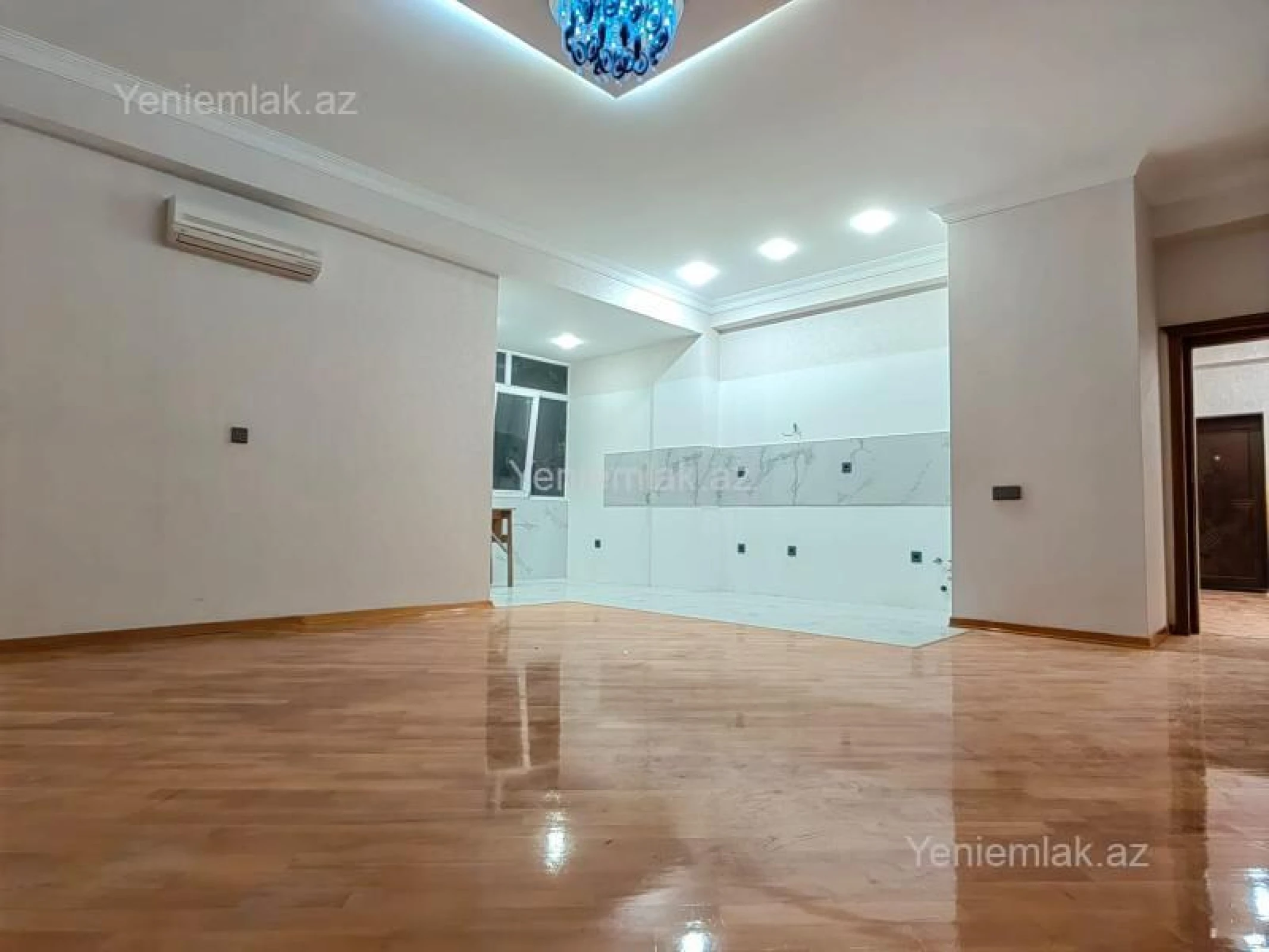 Satılır 3 otaqlı yeni tikili 115 m²