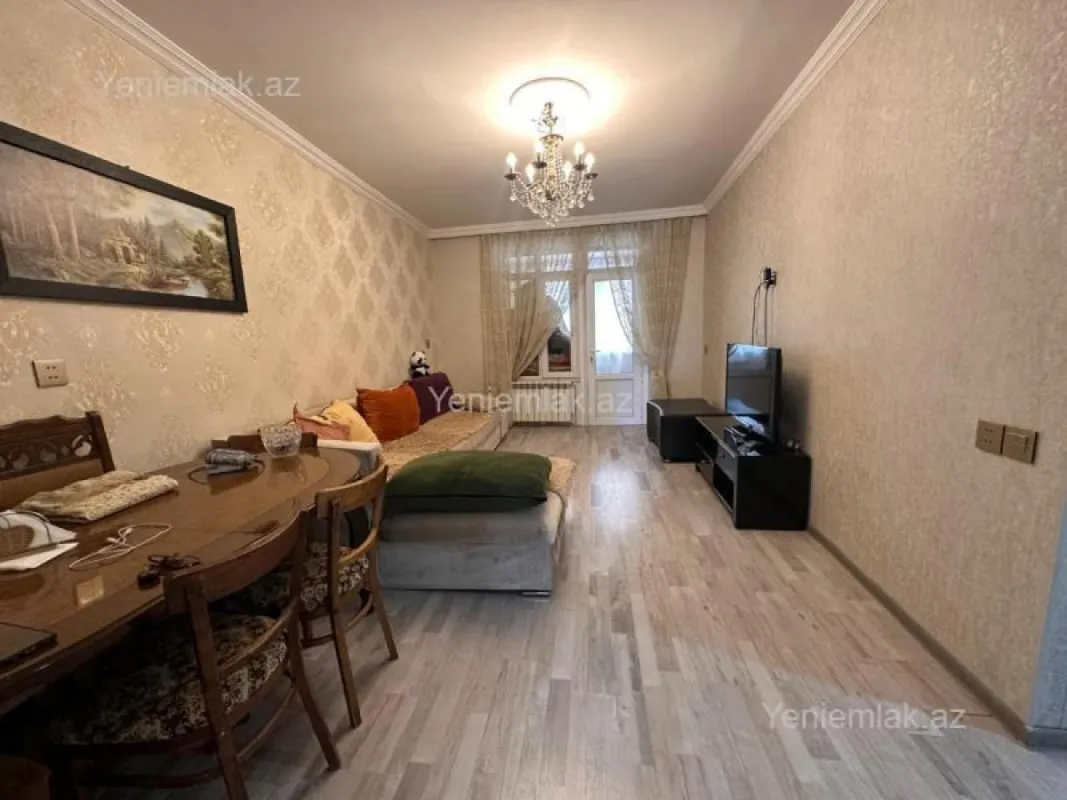 Satılır 2 otaqlı köhnə tikili 50 m²