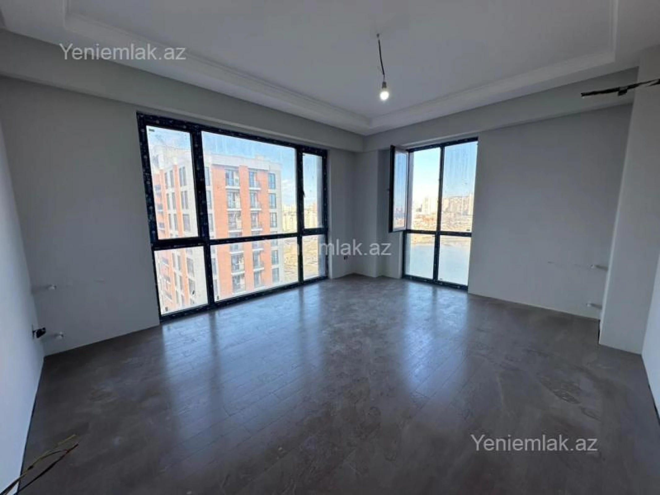 Satılır 3 otaqlı yeni tikili 85.7 m²