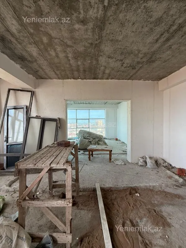 Satılır 3 otaqlı yeni tikili 135 m²