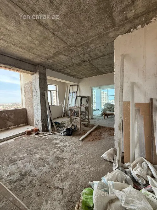 Satılır 3 otaqlı yeni tikili 135 m²