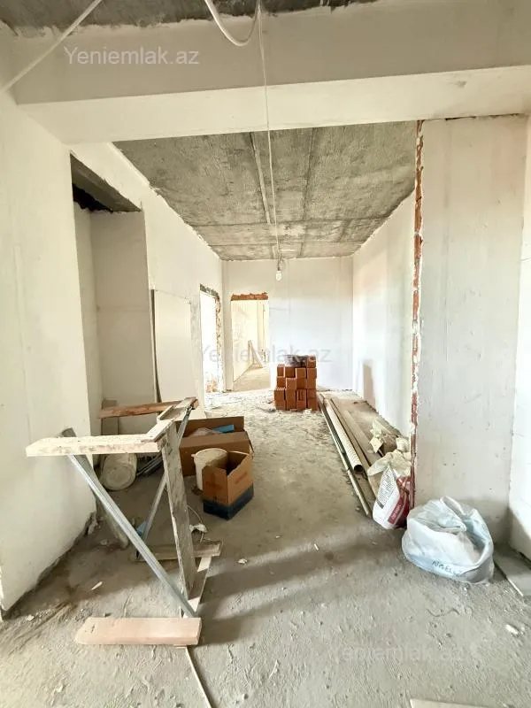 Satılır 3 otaqlı yeni tikili 135 m²