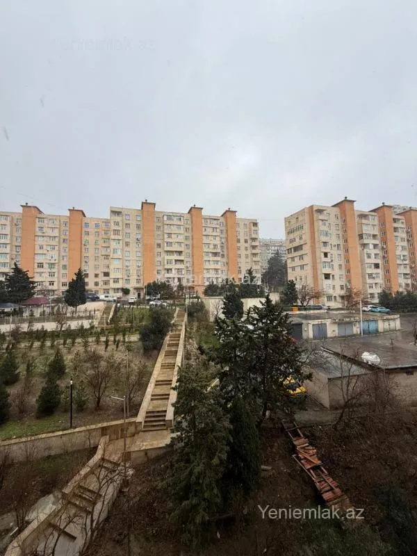 Satılır 3 otaqlı köhnə tikili 80 m²
