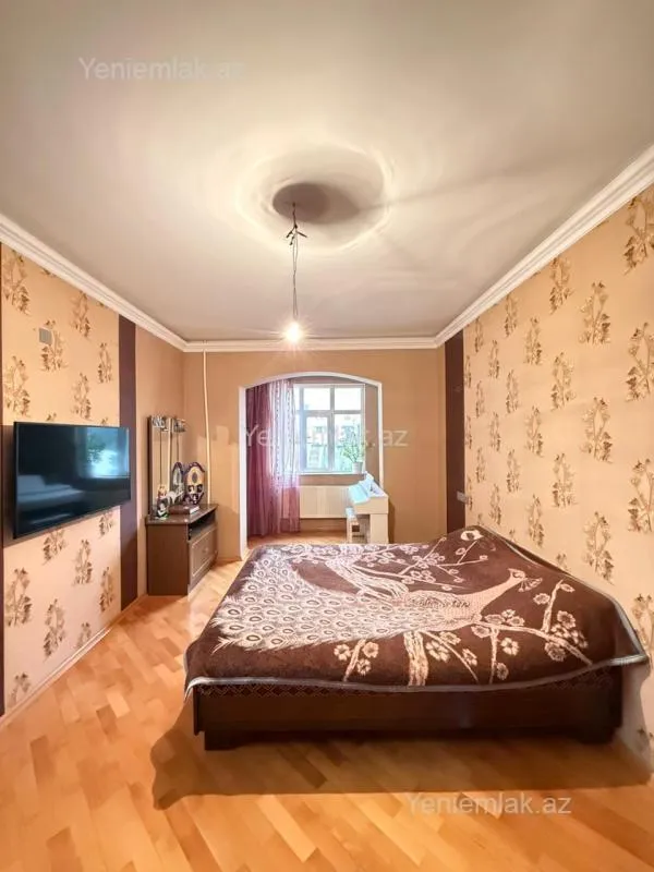 Satılır 3 otaqlı köhnə tikili 80 m²