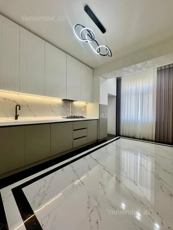 Satılır 3 otaqlı yeni tikili 101 m²