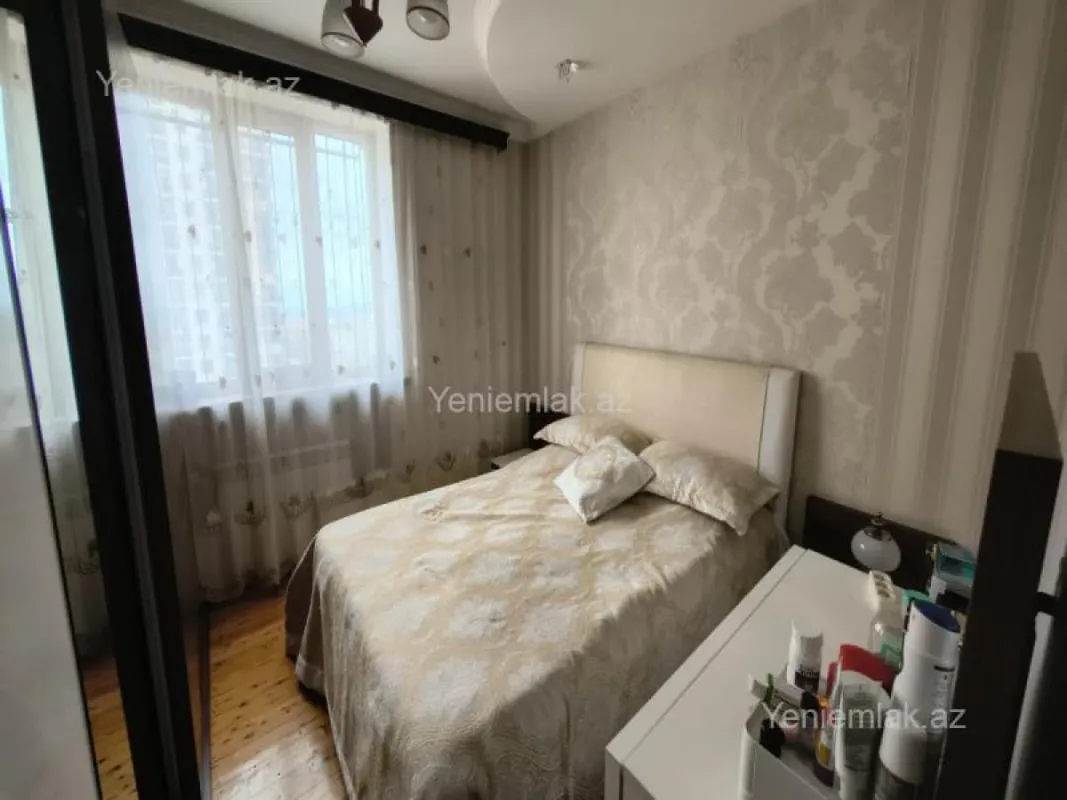 Satılır 2 otaqlı köhnə tikili 60 m²