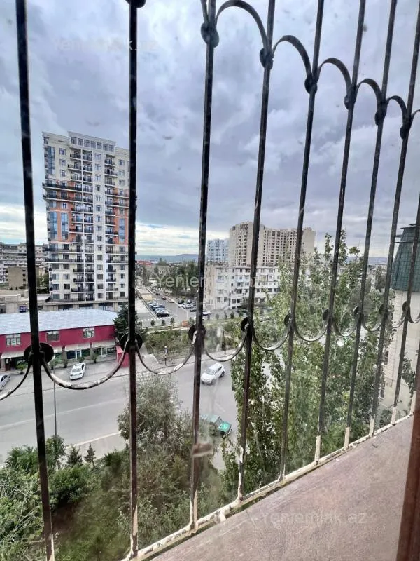 Satılır 2 otaqlı köhnə tikili 60 m²