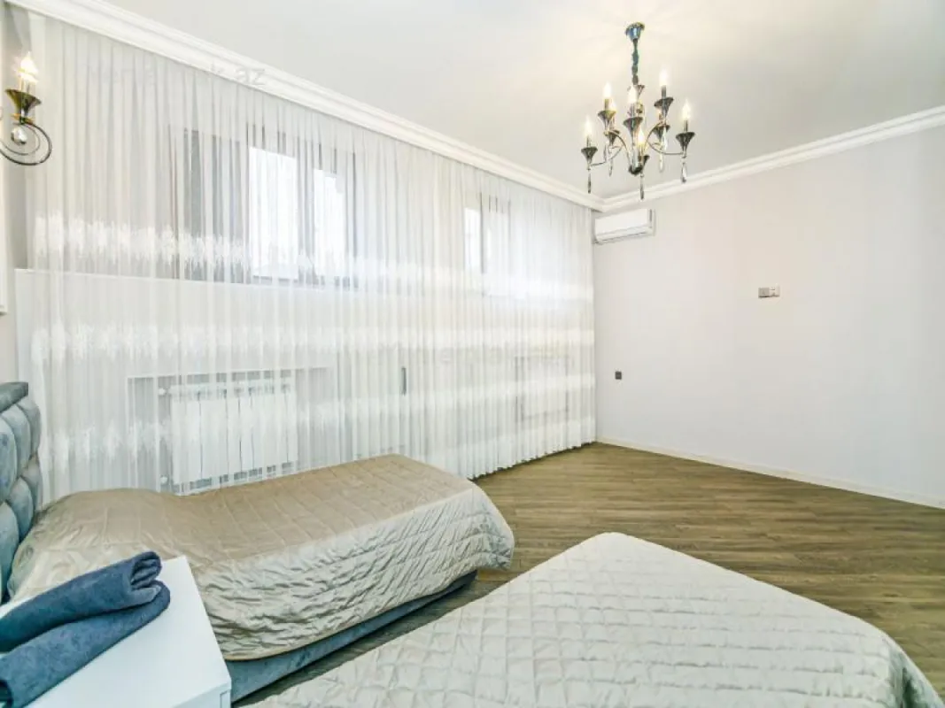 Satılır 7 otaqlı yeni tikili 210 m²