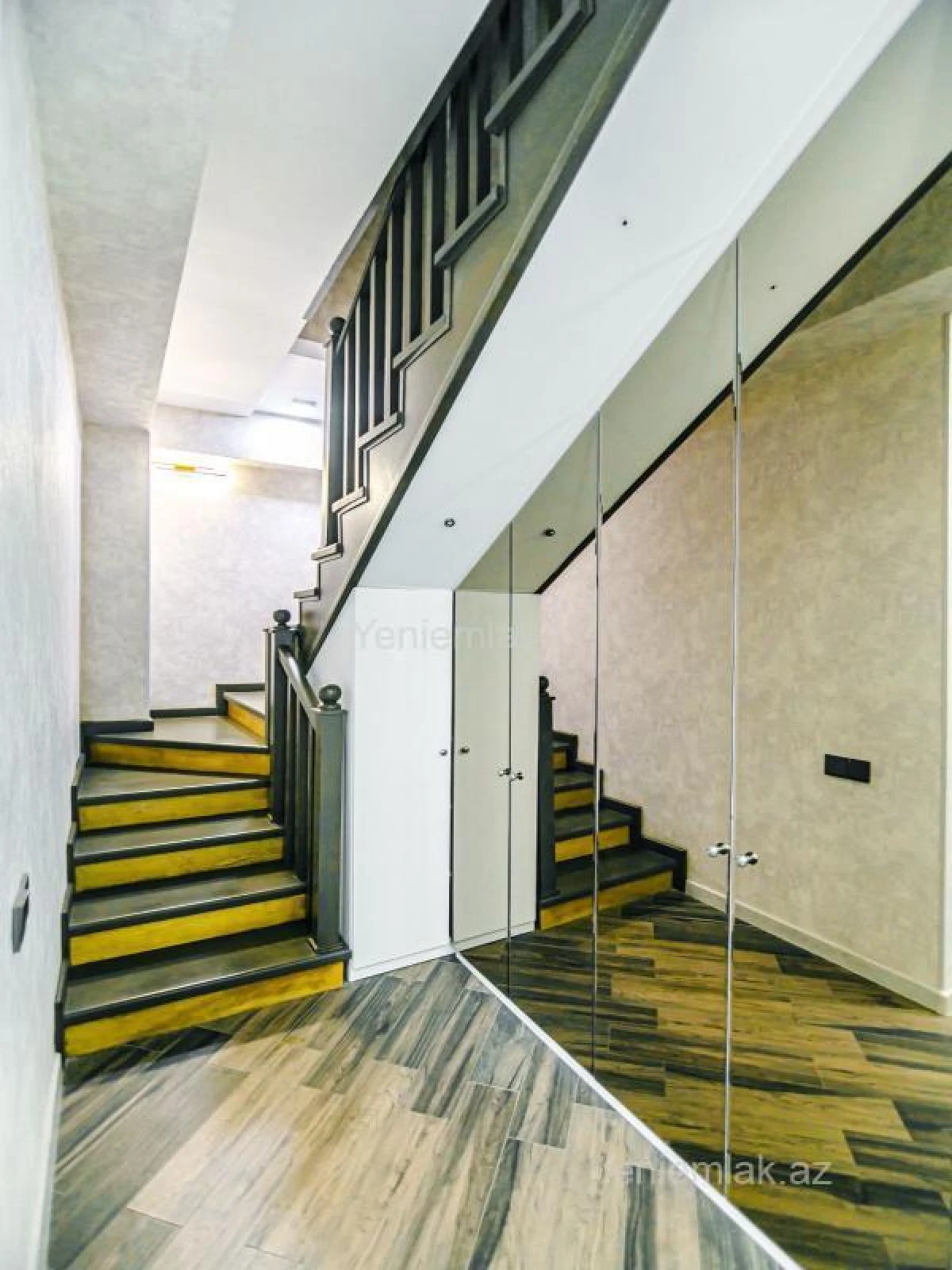 Satılır 7 otaqlı yeni tikili 210 m²