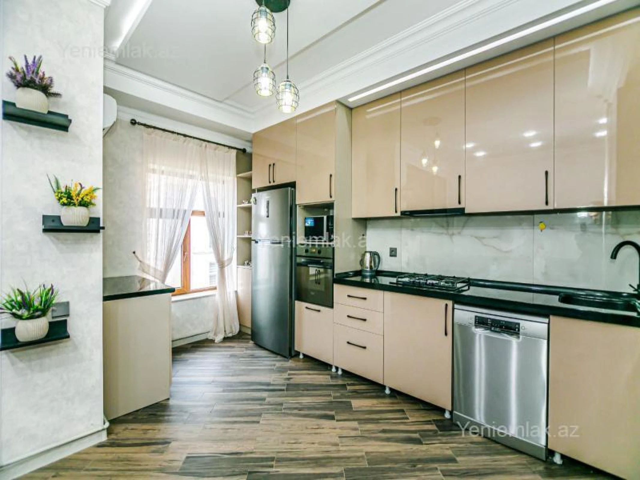 Satılır 7 otaqlı yeni tikili 210 m²