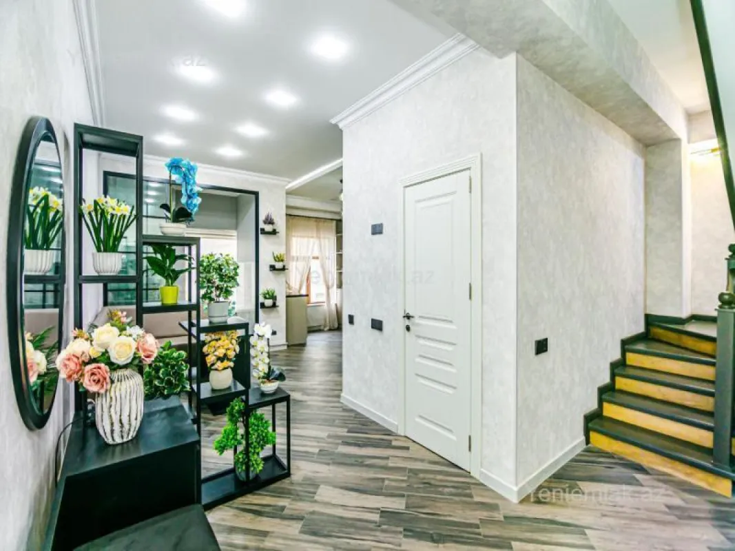 Satılır 7 otaqlı yeni tikili 210 m²